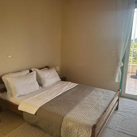Les Oliviers With Sea View On Petani Holiday home