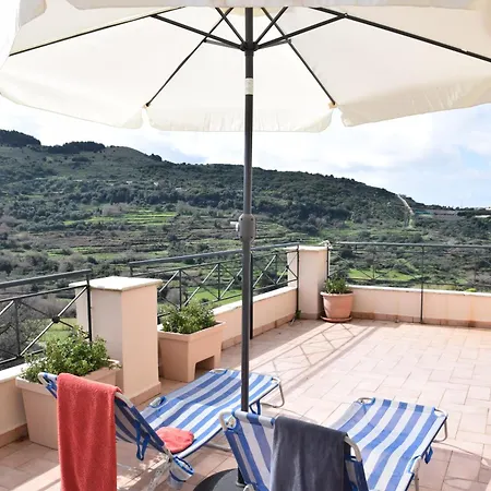 Holiday home Les Oliviers Sunset Sea View On Petani Vovikes