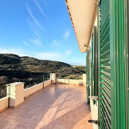 Les Oliviers With Sea View On Petani Вовикес